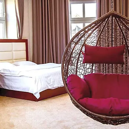 Muse Hotell 2*